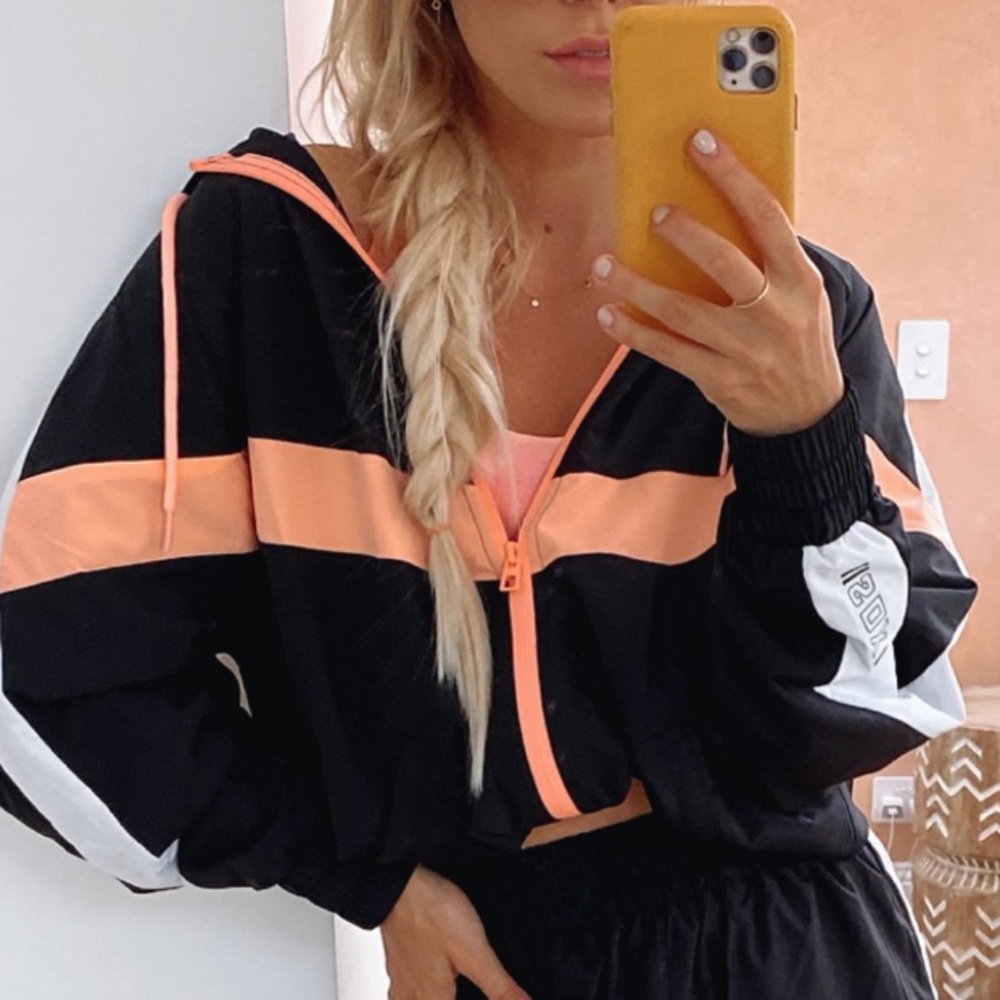 ✨Host Pick✨White Fox Sarah’s Day Premium Windbreaker Black - Picture 3 of 10